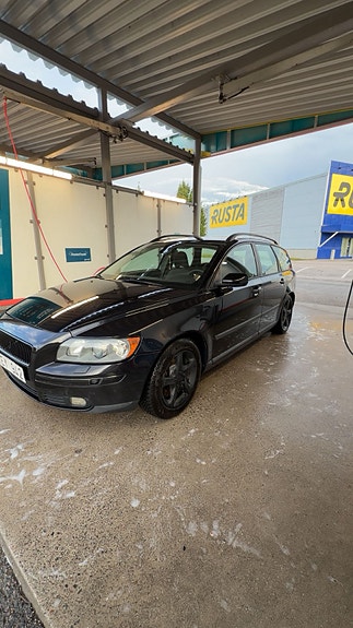 Volvo V50 3 of 9