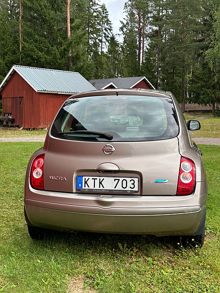 Nissan Micra 2 of 7
