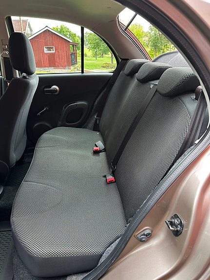 Nissan Micra 6 of 7