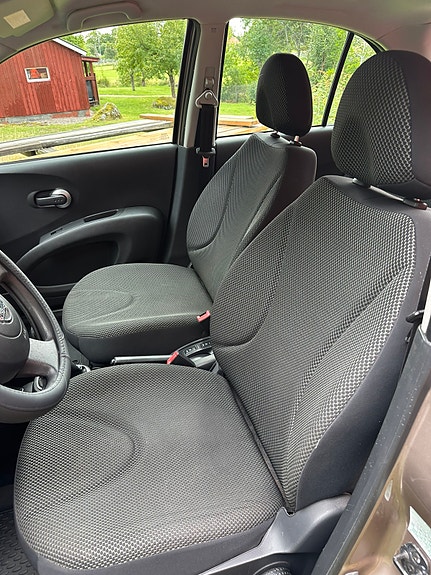 Nissan Micra 5 of 7