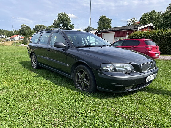 Volvo V70 3 of 13
