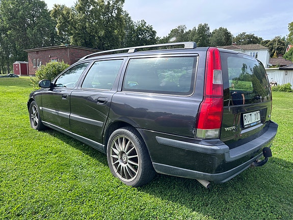 Volvo V70 6 of 13