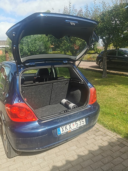 Peugeot 307 2 of 8
