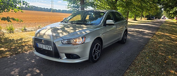 Mitsubishi Lancer 2 of 18
