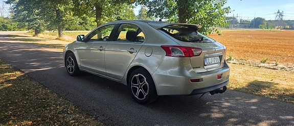 Mitsubishi Lancer 4 of 18