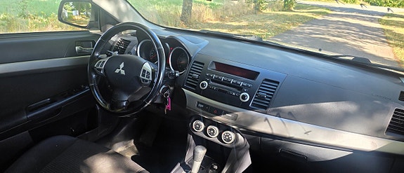 Mitsubishi Lancer 14 of 18