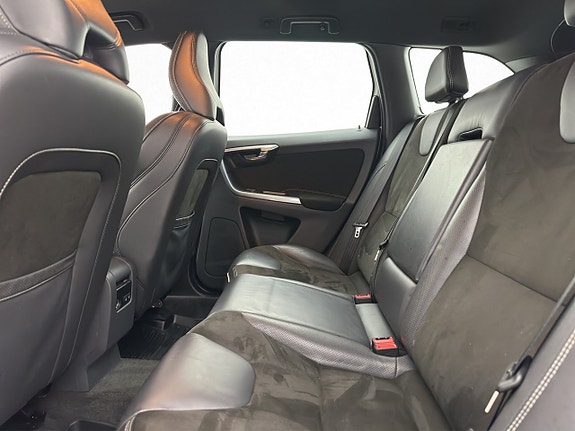 Volvo XC60 26 of 30
