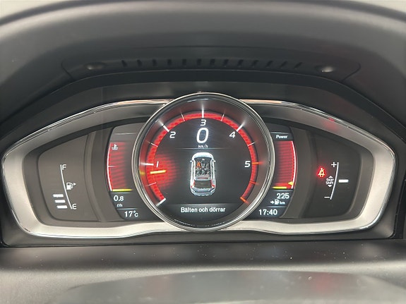 Volvo XC60 14 of 30