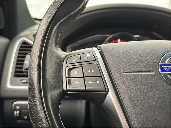 Volvo XC60 13 of 30