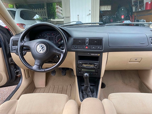 Volkswagen Golf IV 3 of 6