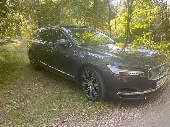 Volvo V90 2 of 29