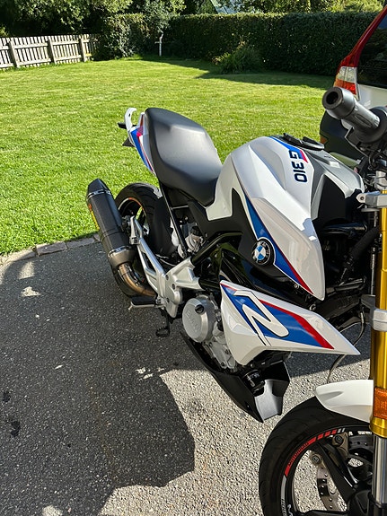 BMW G 310 R 2 of 5