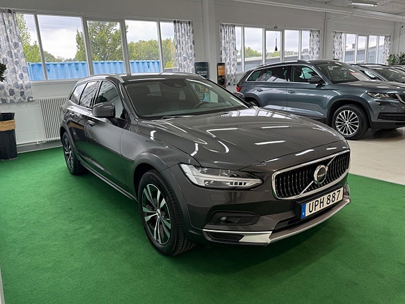 Volvo V90 Cross Country 6 of 24