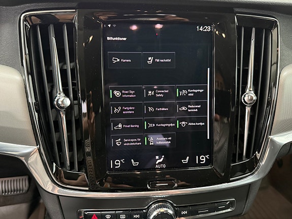 Volvo V90 Cross Country 14 of 24