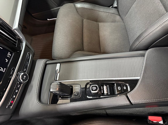 Volvo V90 Cross Country 16 of 24