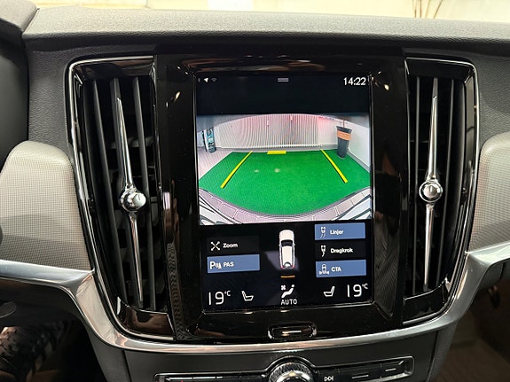 Volvo V90 Cross Country 11 of 24