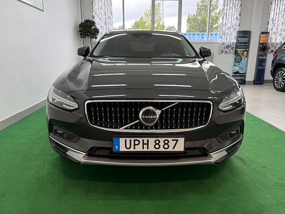 Volvo V90 Cross Country 7 of 24