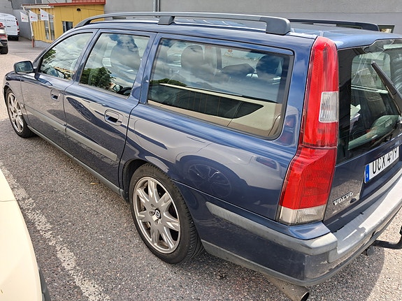 Volvo V70 8 of 21
