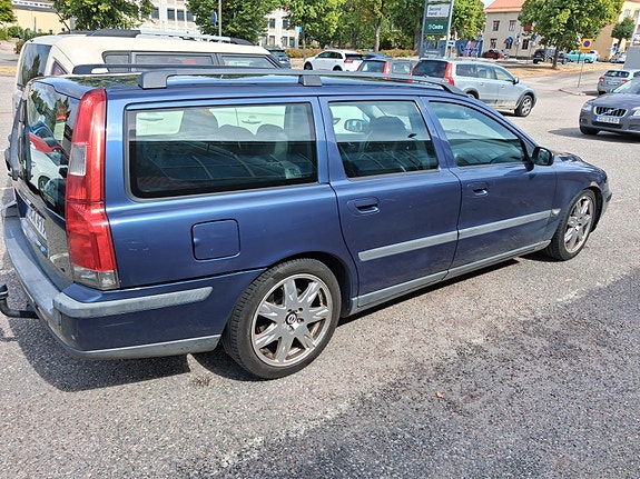 Volvo V70 10 of 21