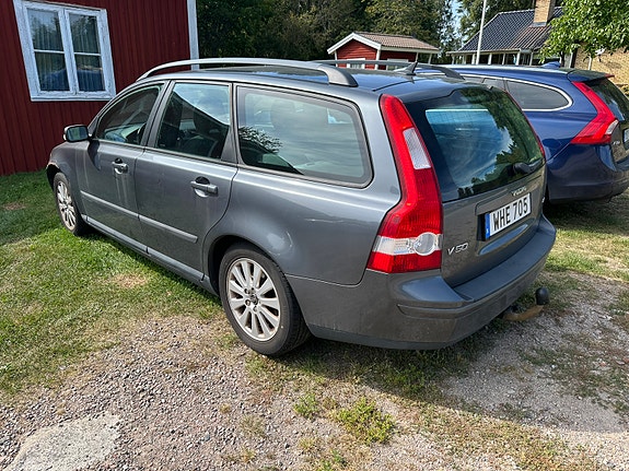 Volvo V50 2 of 17