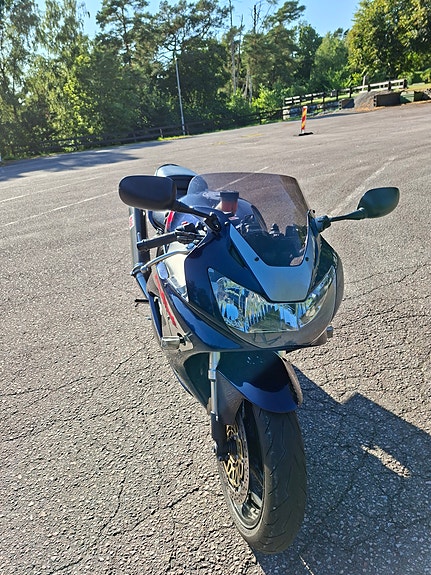 Honda CBR900RR 3 of 3