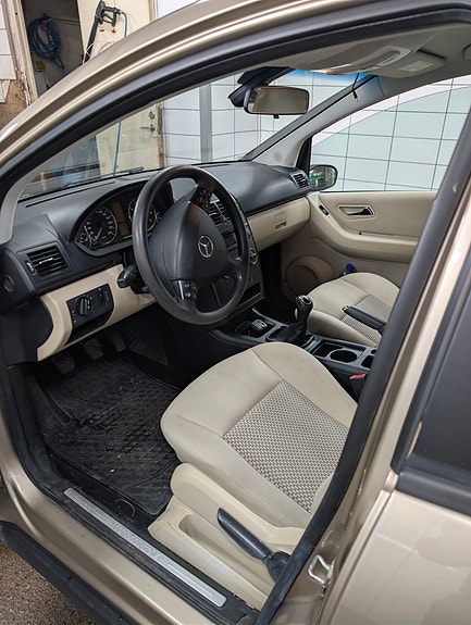 Mercedes-Benz A150 5 of 5