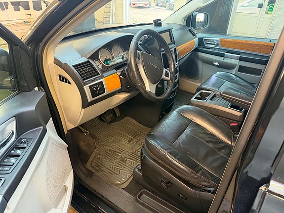 Chrysler Grand Voyager 6 of 10