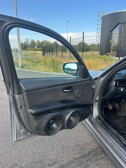 BMW 318d 5 of 7