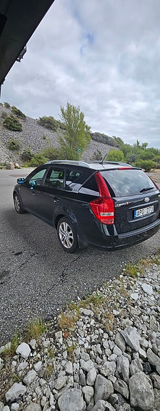 Kia Ceed 2 of 3