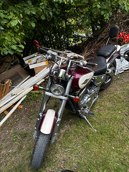 Suzuki VZ800 Marauder 3 of 7