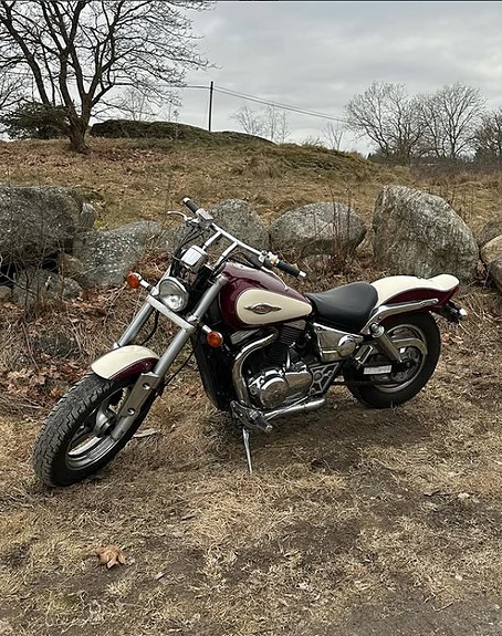 Suzuki VZ800 Marauder 2 of 7