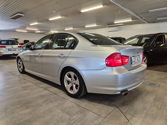 BMW 320d 6 of 17
