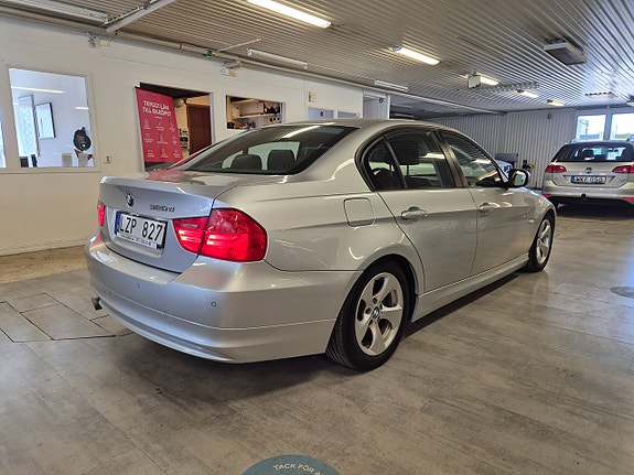 BMW 320d 2 of 17
