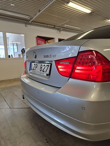 BMW 320d 5 of 17
