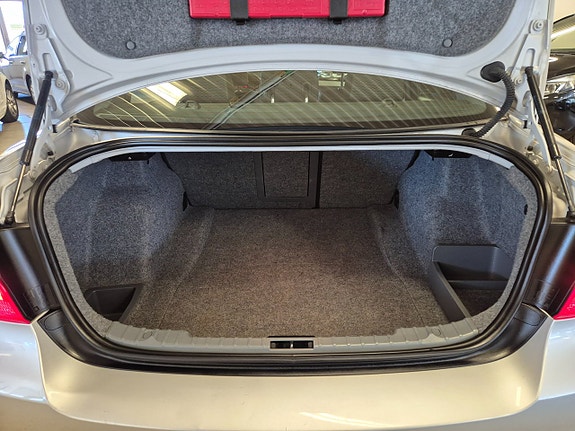 BMW 320d 14 of 17