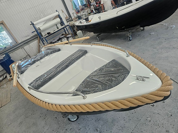 Ny Giant 400 – årsmodell 2026 Styrpulpet 4 of 8