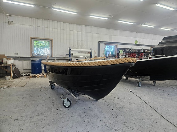 Ny Giant 400 – årsmodell 2026 Styrpulpet 6 of 8