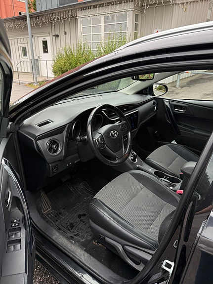 Toyota Auris 6 of 7