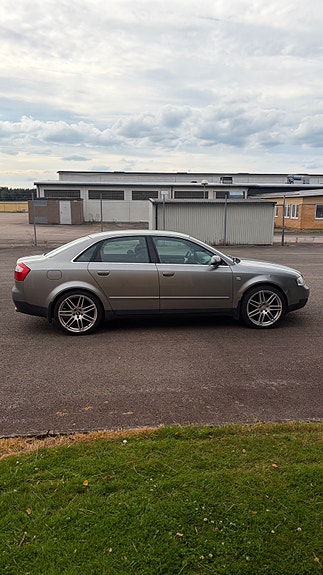 Audi A4 5 of 9