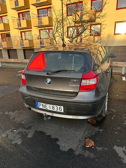 BMW 116i 4 of 6