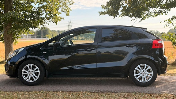 Kia Rio 8 of 16