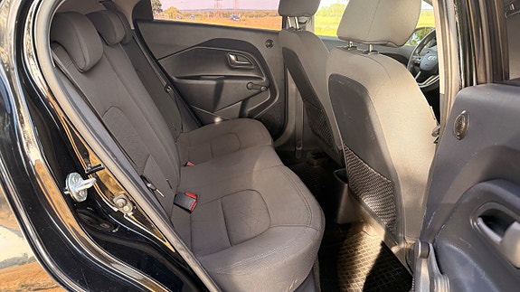 Kia Rio 12 of 16