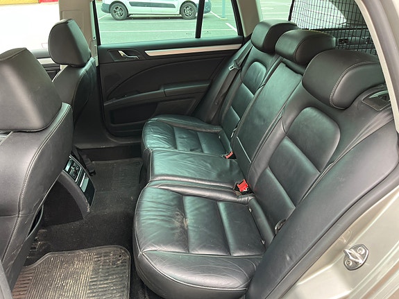 Skoda Superb 10 of 21