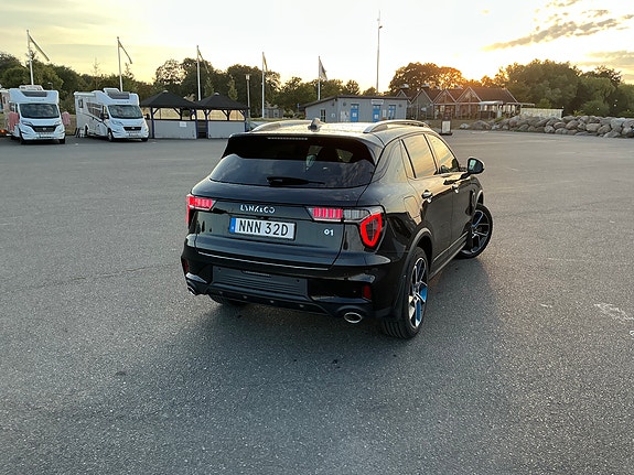 Lynk & Co 01 2 of 7