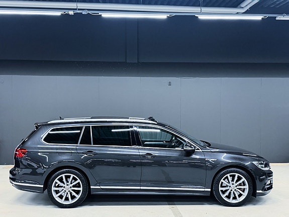 Volkswagen Passat 8 of 30