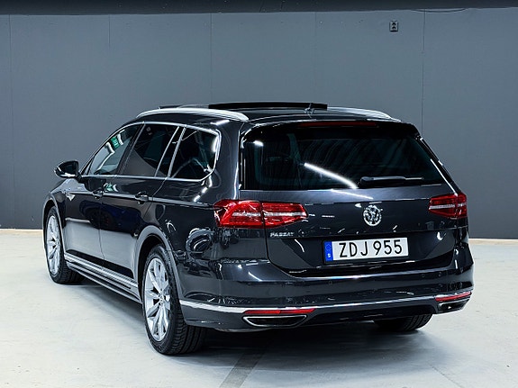 Volkswagen Passat 7 of 30