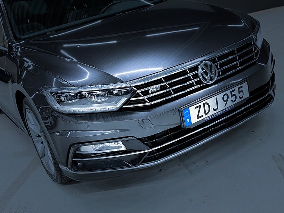 Volkswagen Passat 25 of 30