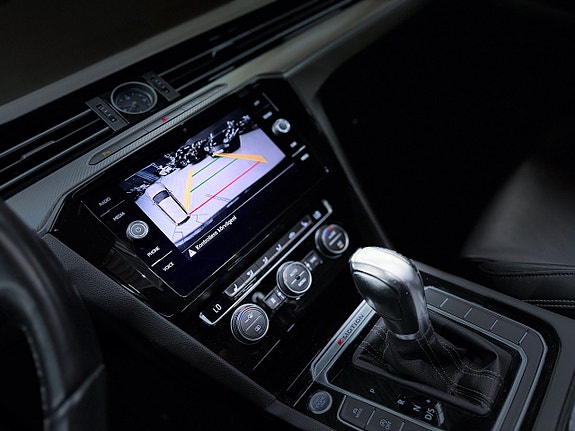 Volkswagen Passat 12 of 30