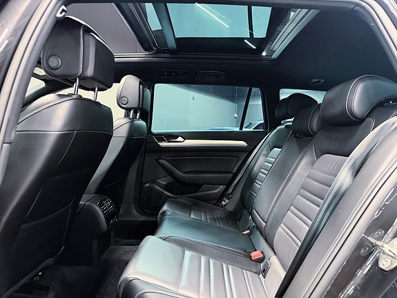 Volkswagen Passat 21 of 30