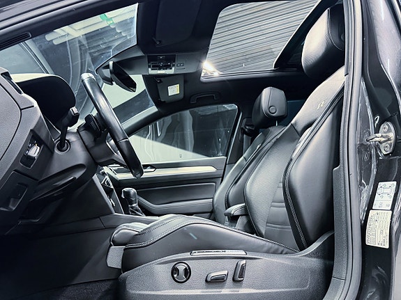 Volkswagen Passat 17 of 30